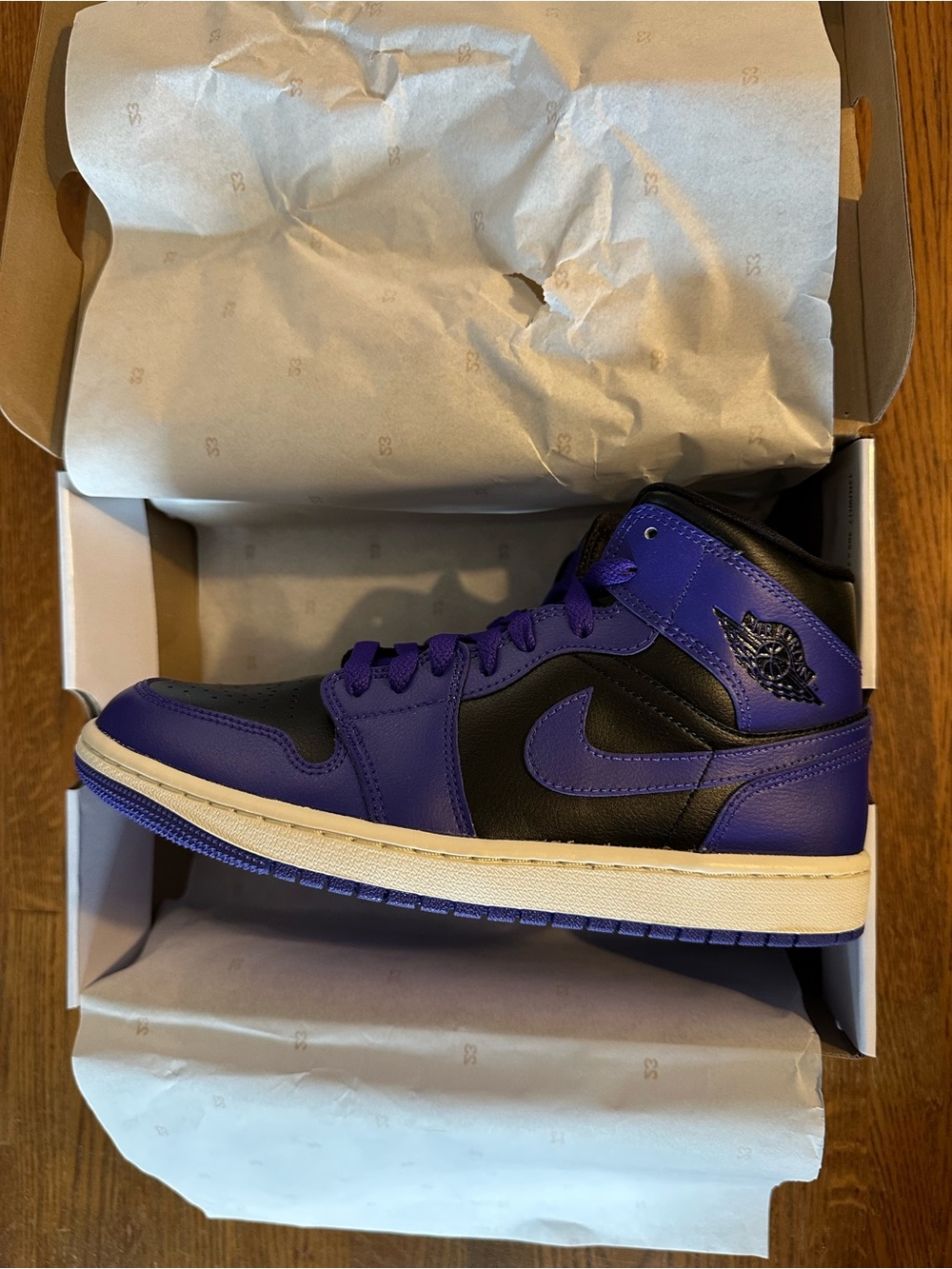 Air Jordan 1 Mid, Women’s 9